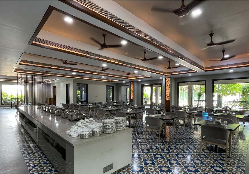 Dining Hall & Meal Services